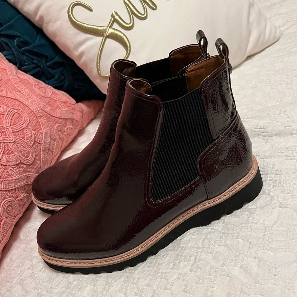 Donald Pliner boots